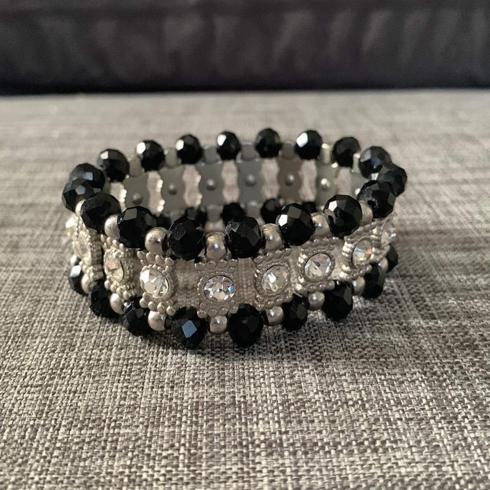 Elegant Black and Silver Beaded Bracelet